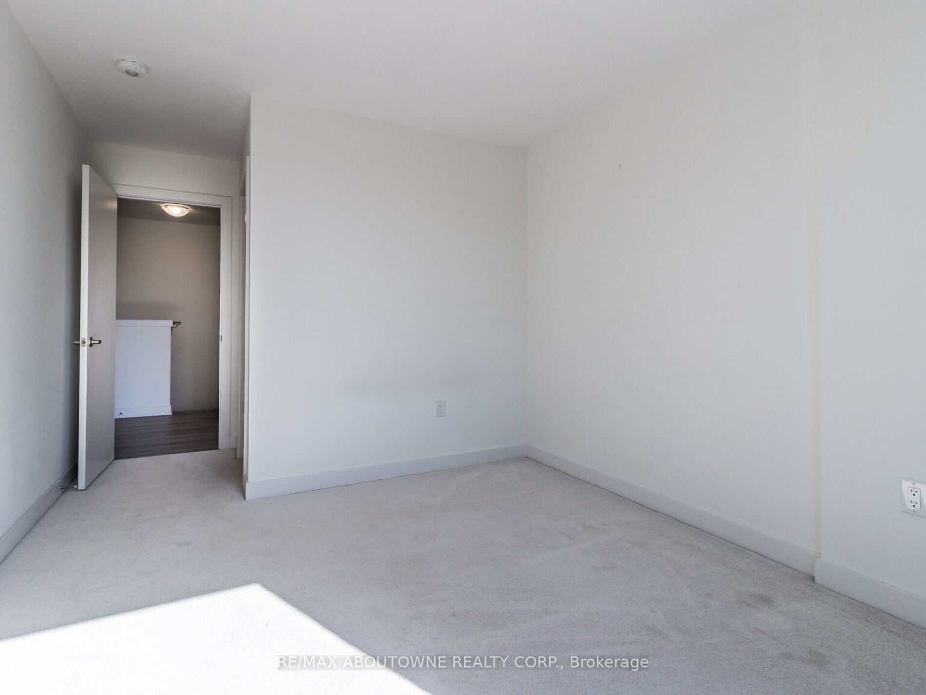590 North Service Rd, #107