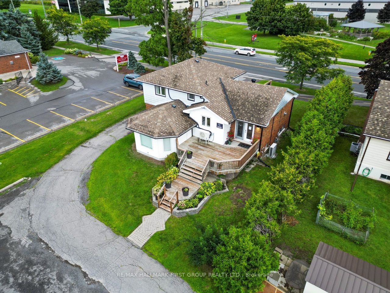 711 Division St
