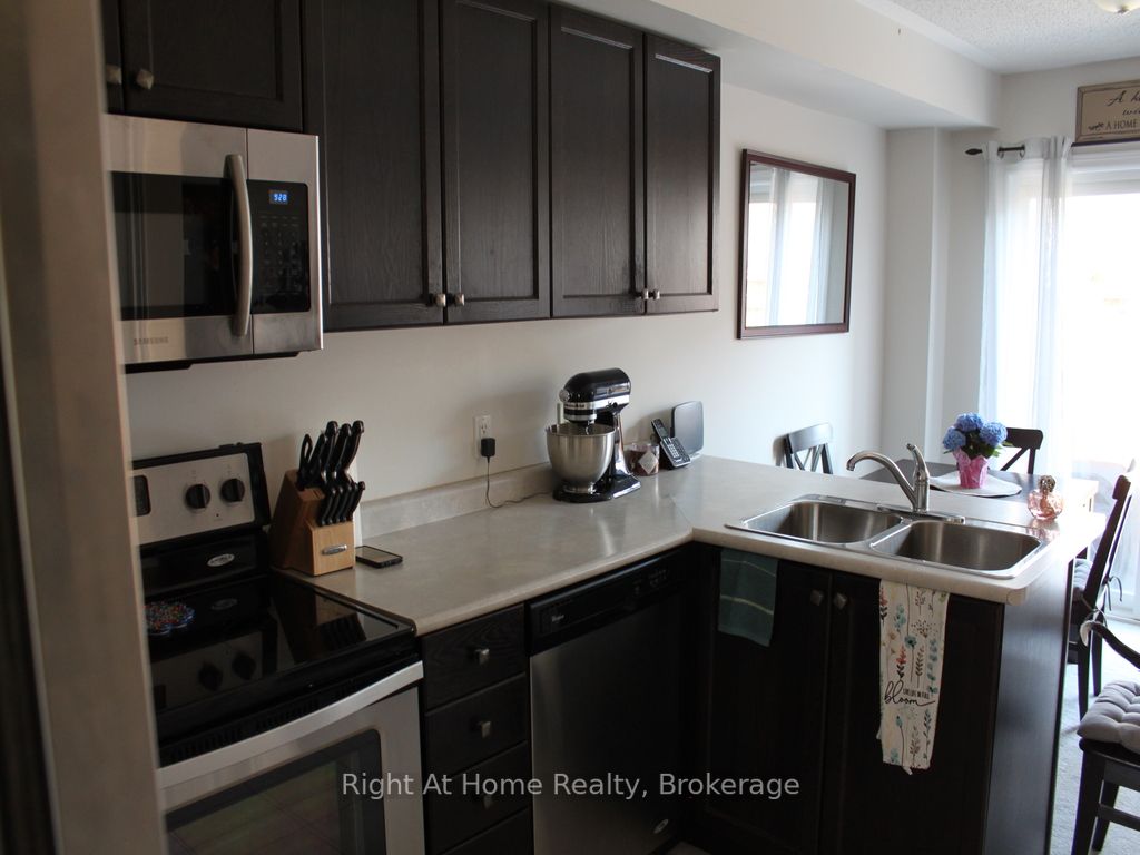 804 Cook Crescent