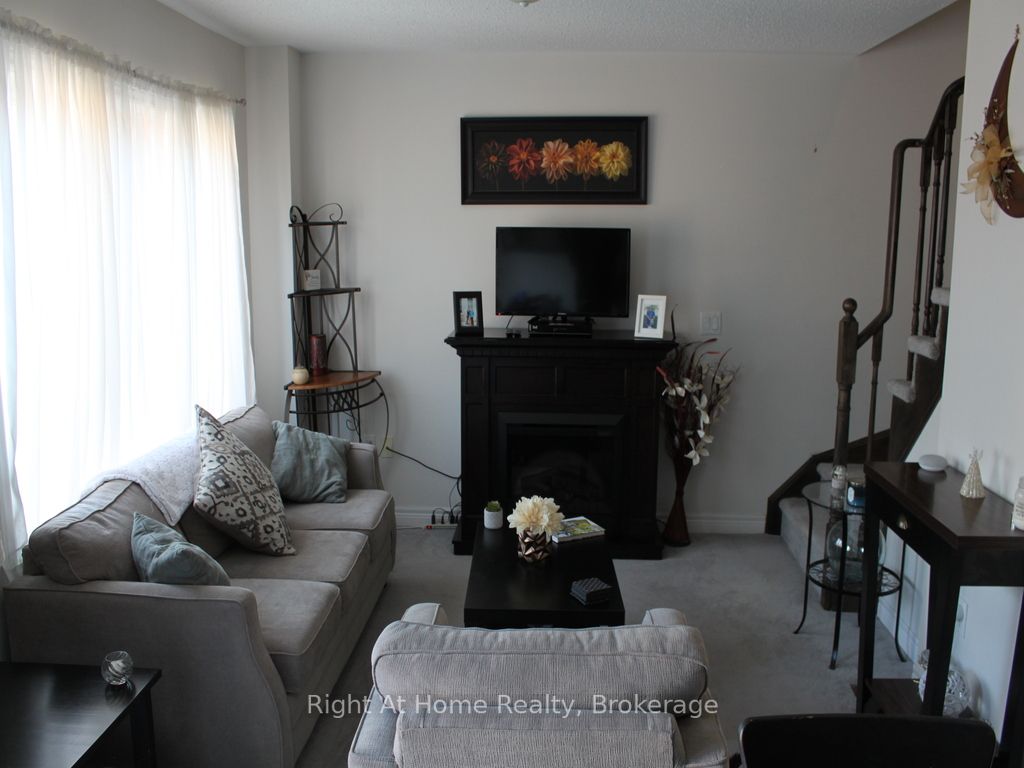 804 Cook Crescent