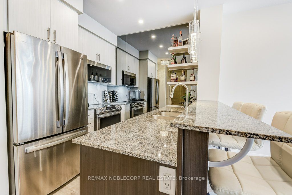 16 Concord Pl, #442