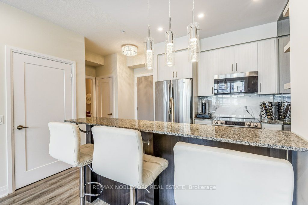 16 Concord Pl, #442