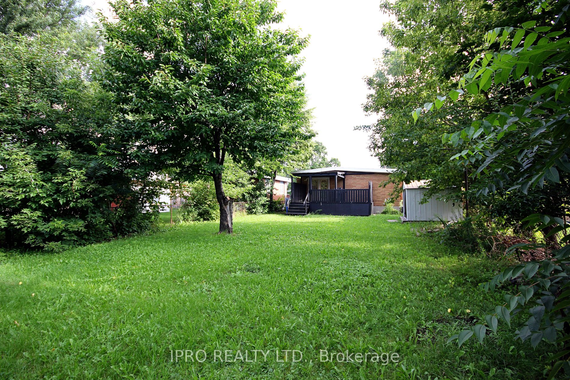 160 Luscombe St
