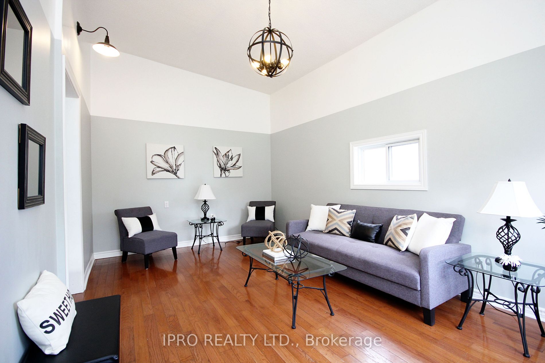 160 Luscombe St
