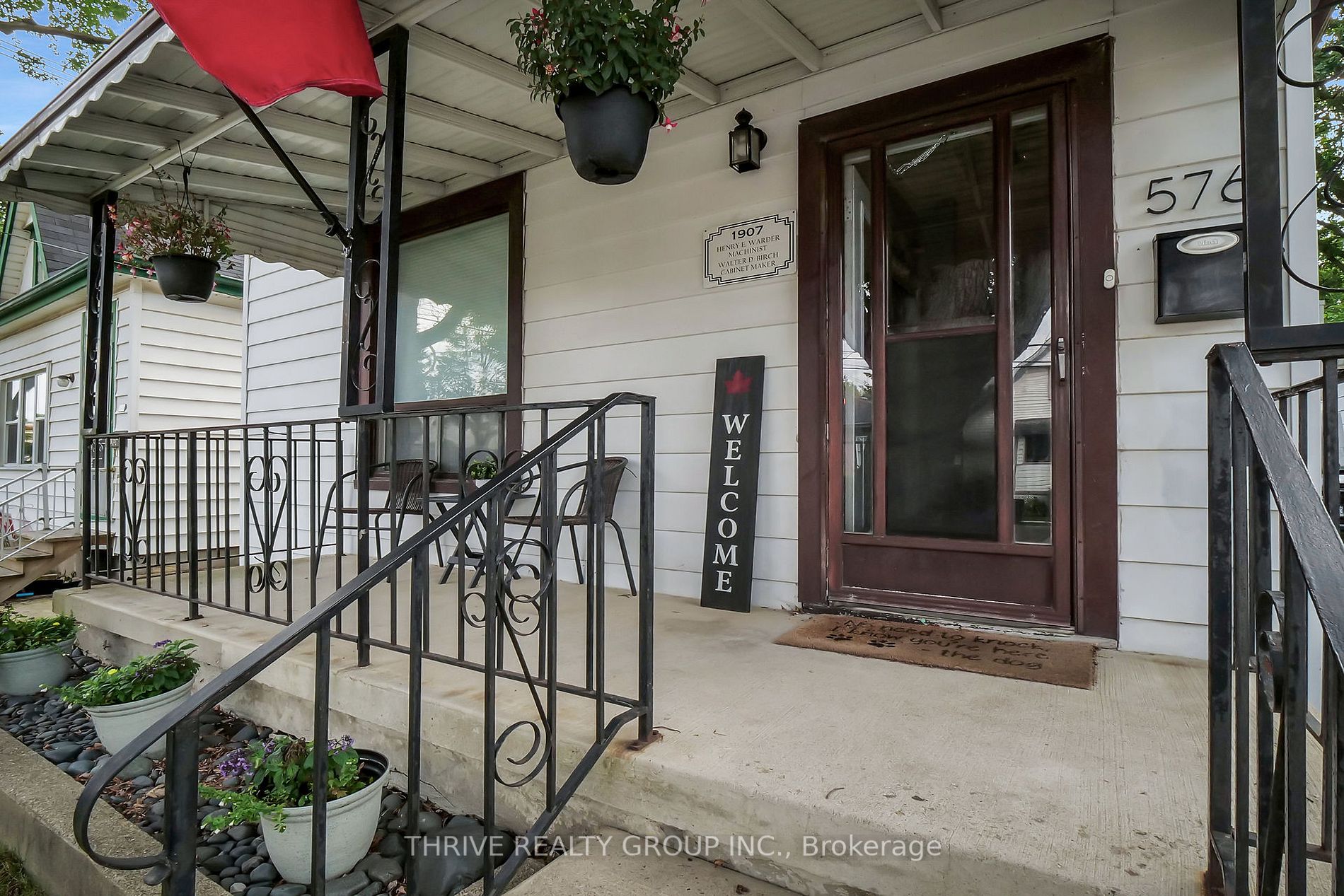 576 English Street