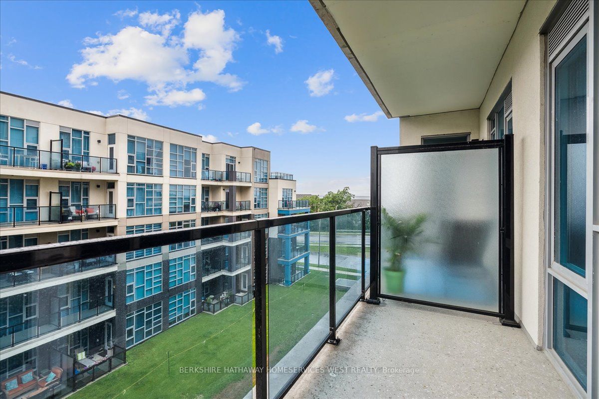 16 Concord Pl, #440