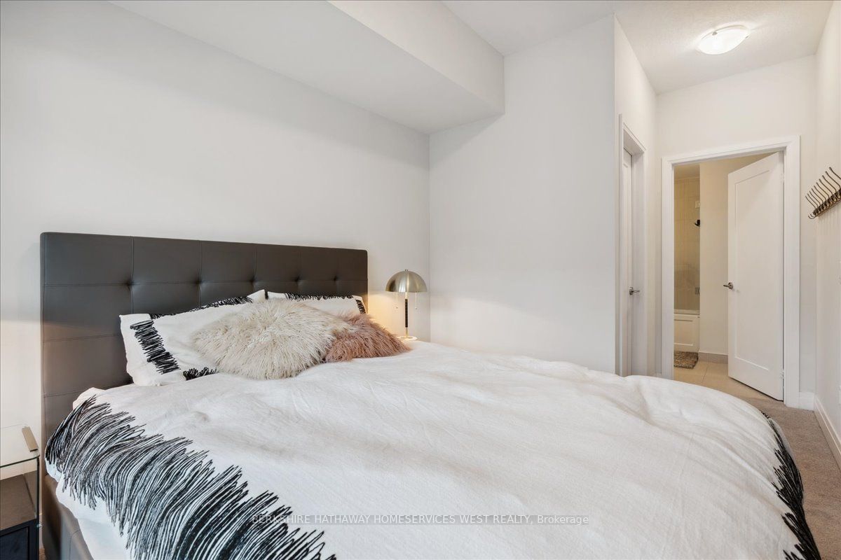 16 Concord Pl, #440