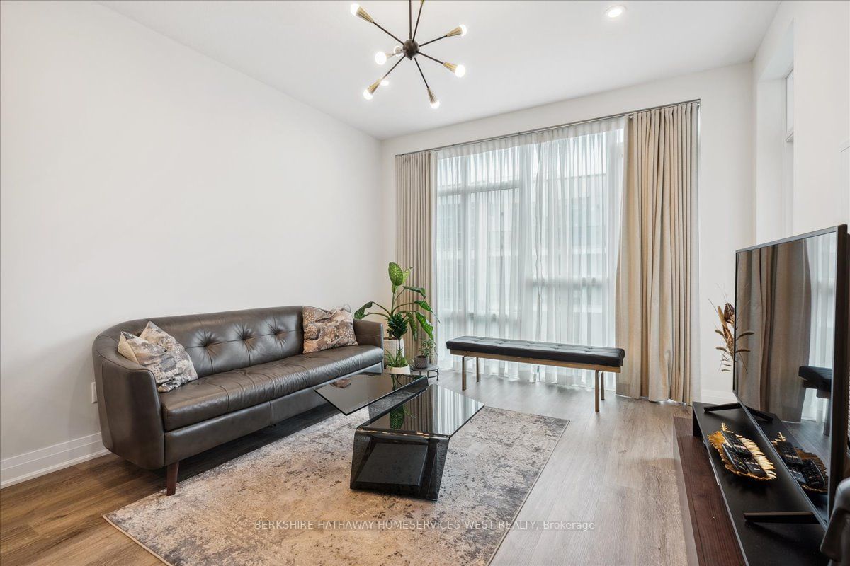 16 Concord Pl, #440