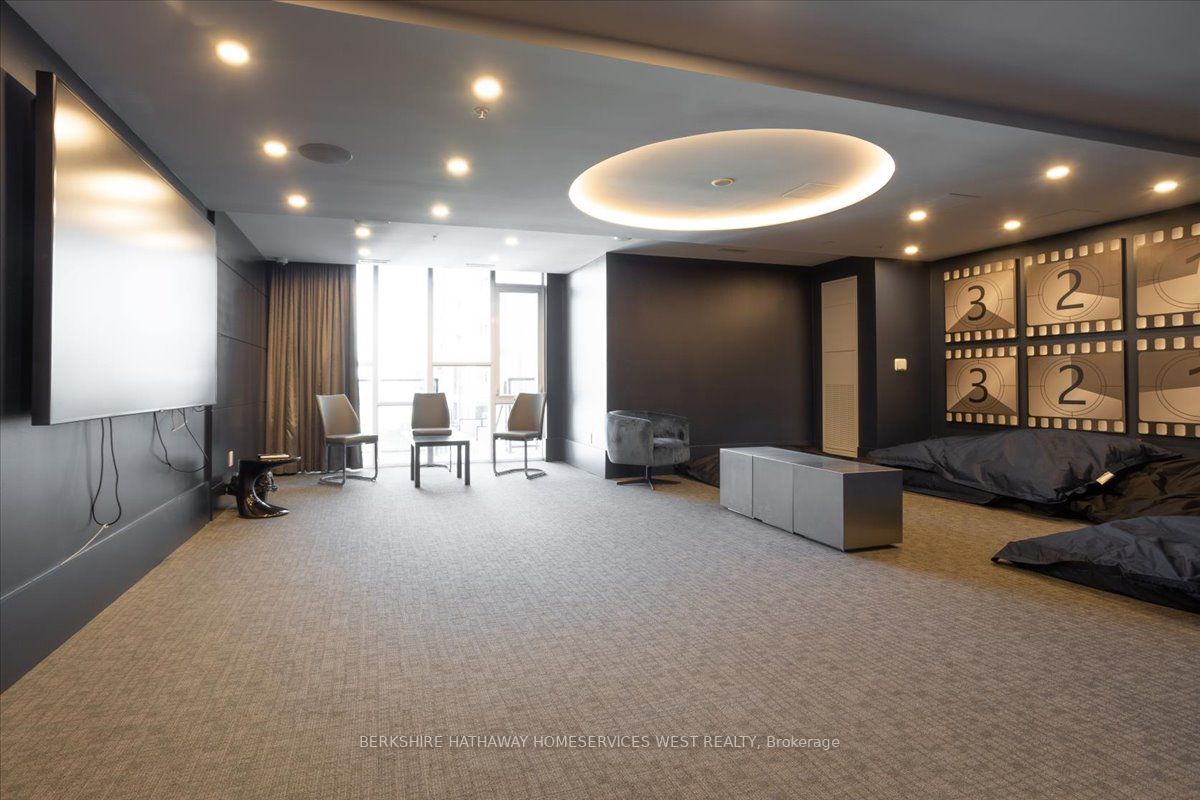 16 Concord Pl, #440