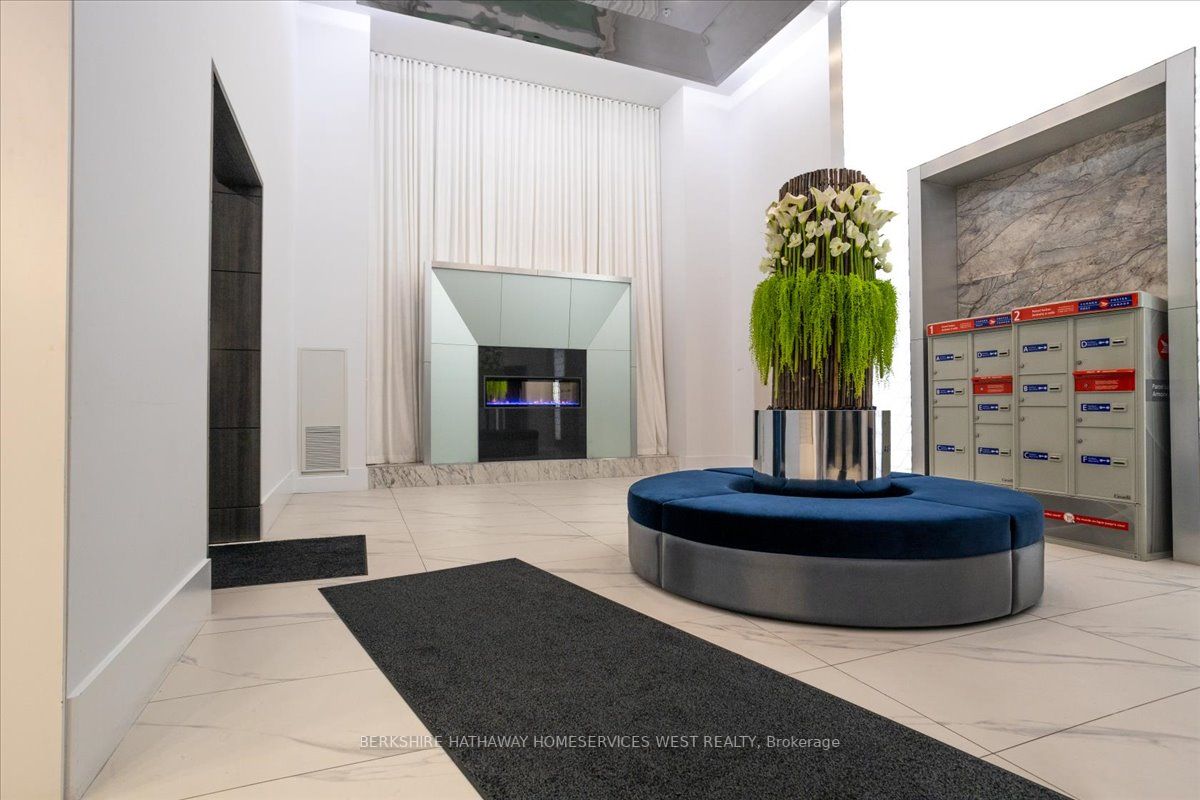 16 Concord Pl, #440