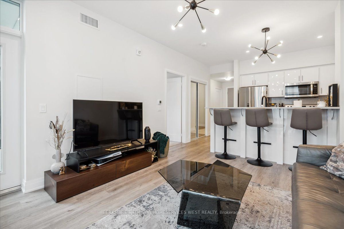 16 Concord Pl, #440