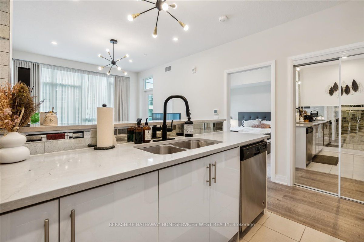 16 Concord Pl, #440