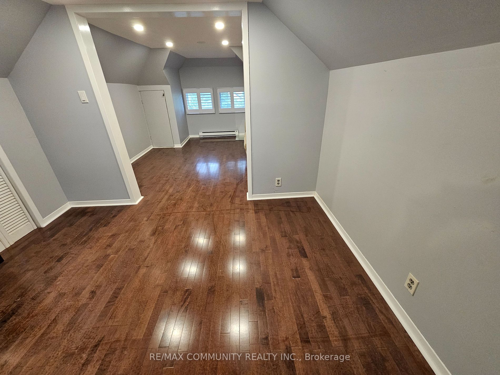 327 Woolwich St, #2nd Flr