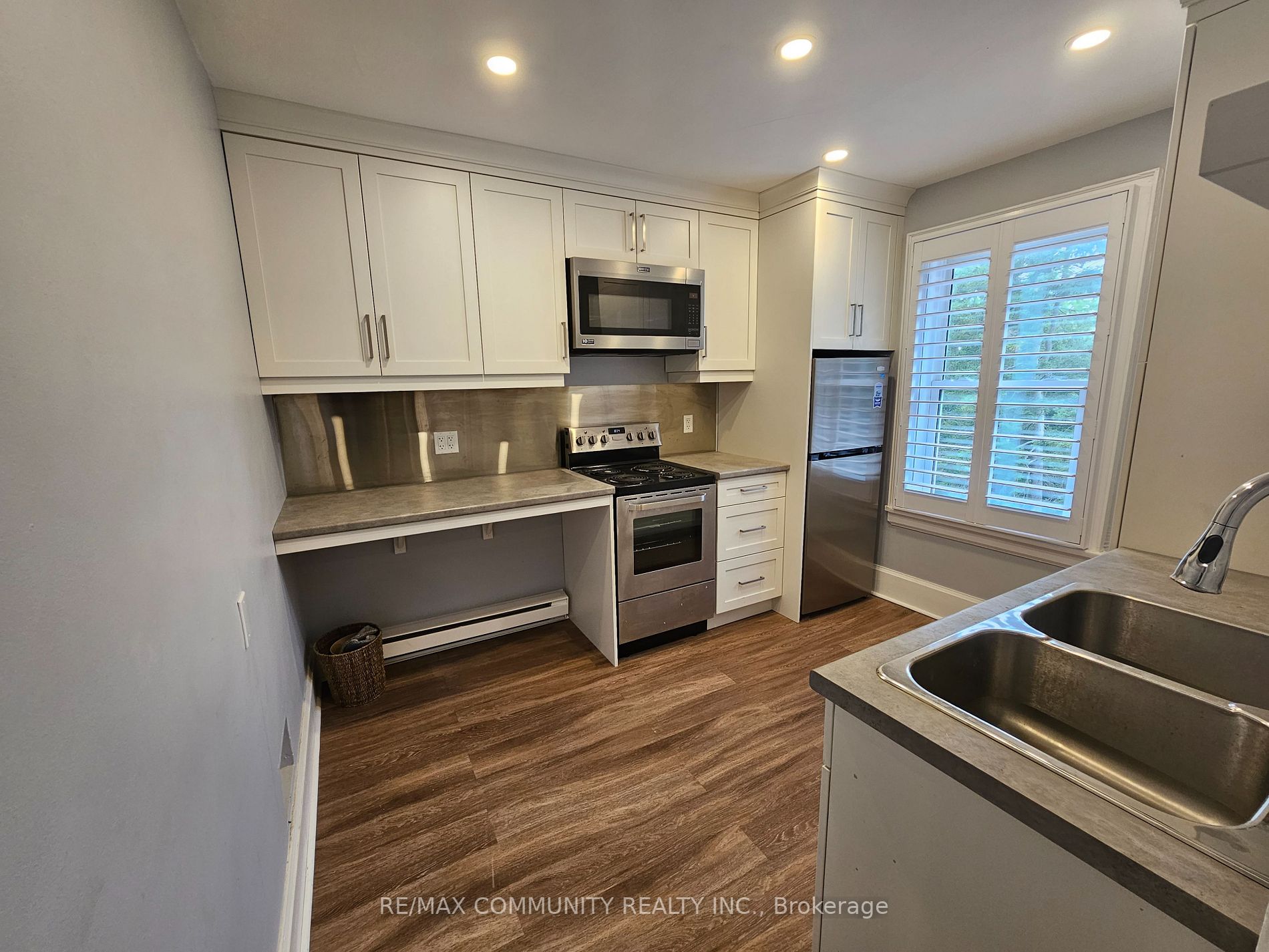 327 Woolwich St, #2nd Flr