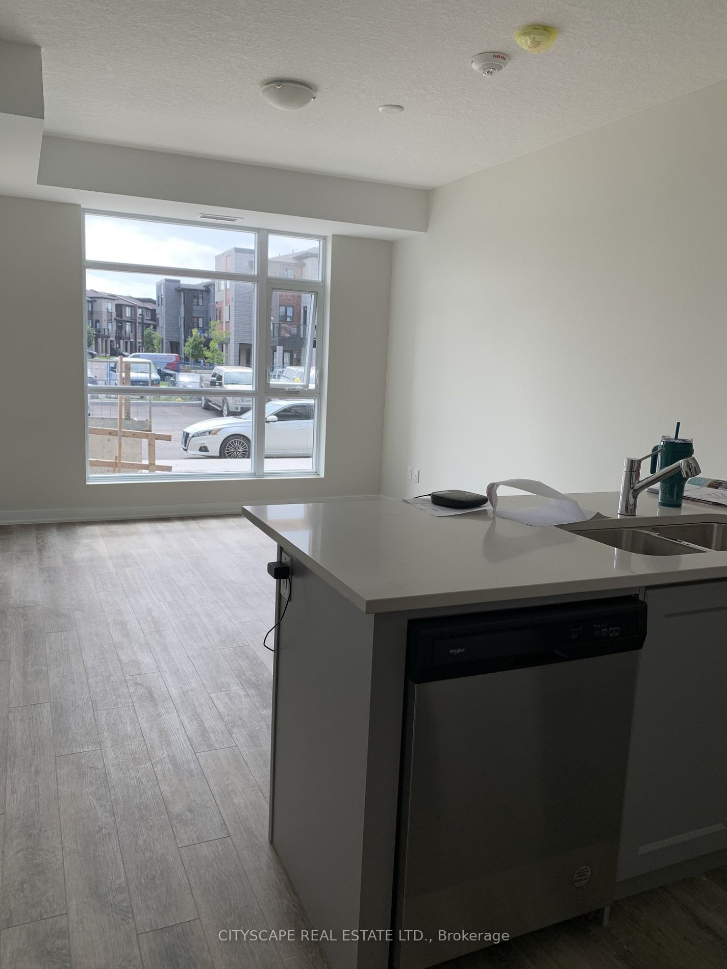 600 North Service Road, #101
