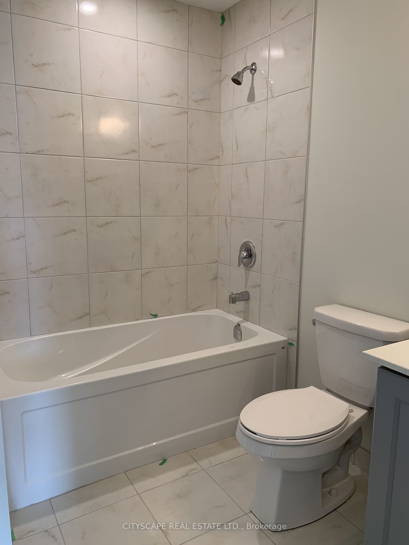 600 North Service Road, #101