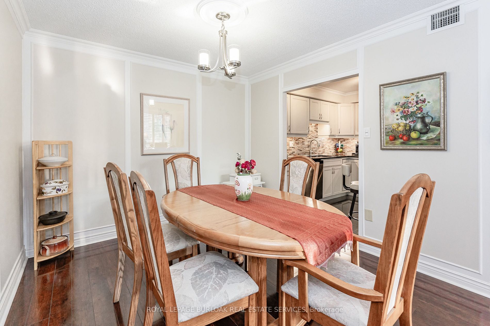 28 Duke St, #302