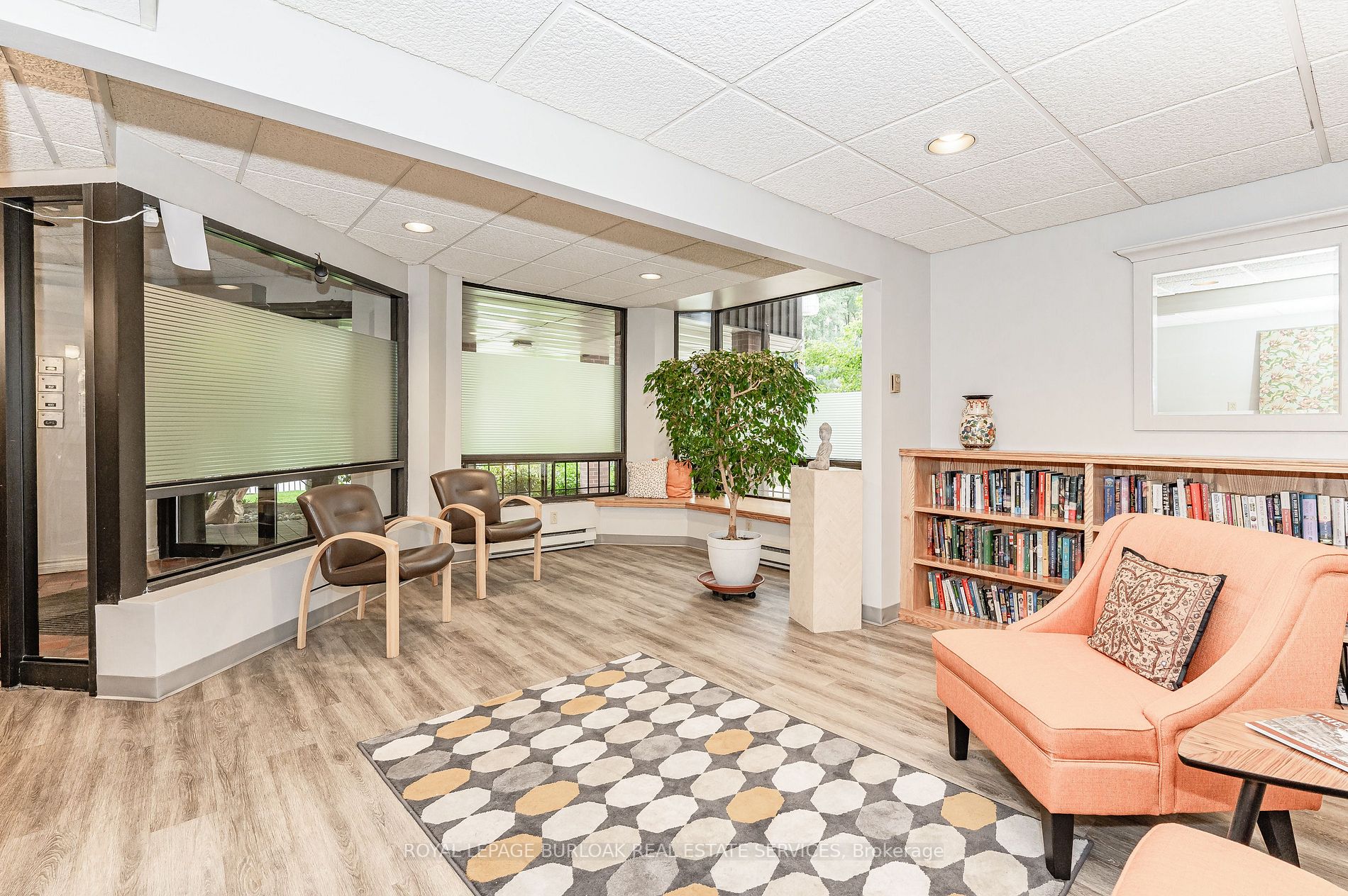 28 Duke St, #302