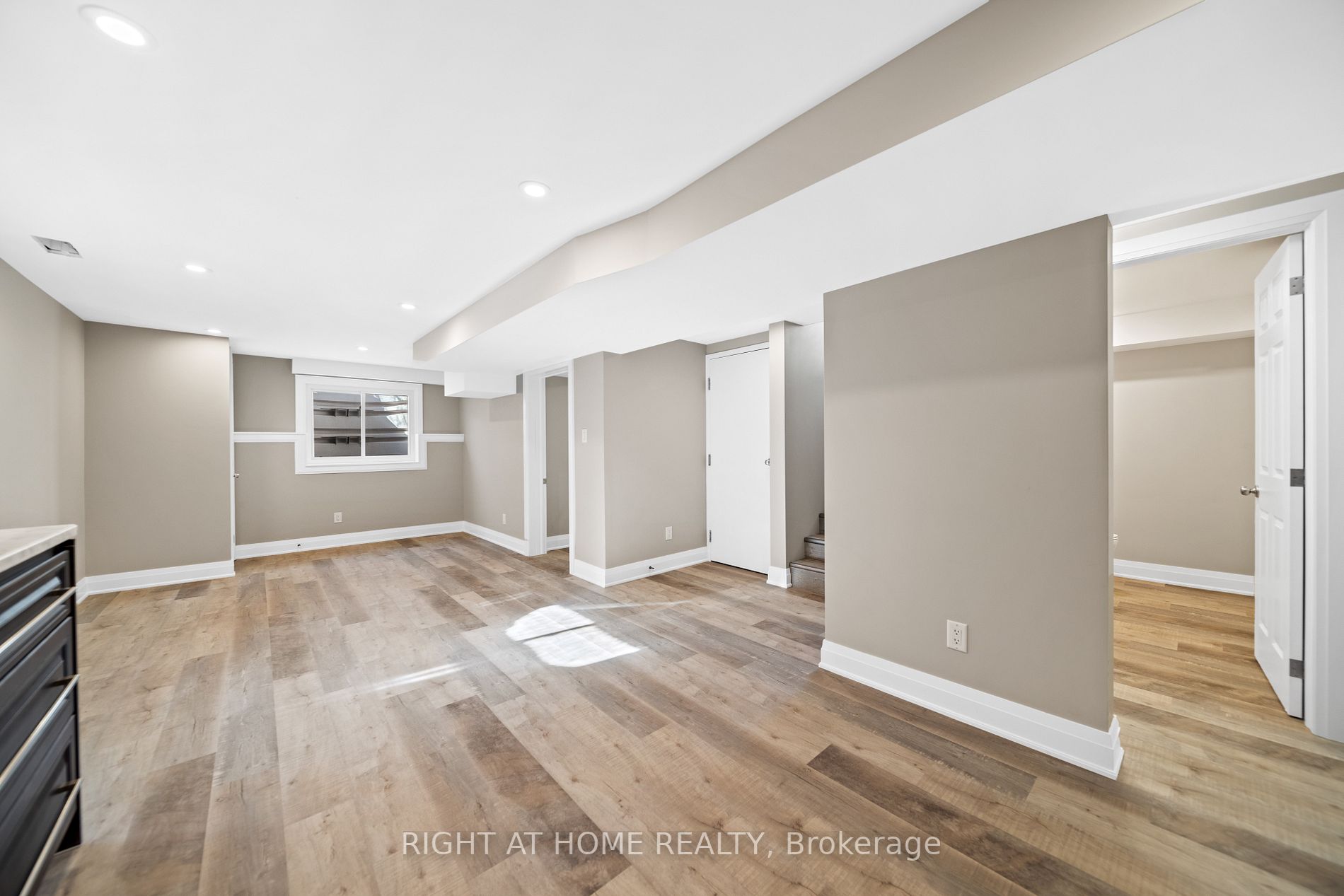 53 1/2 Colborne Street E