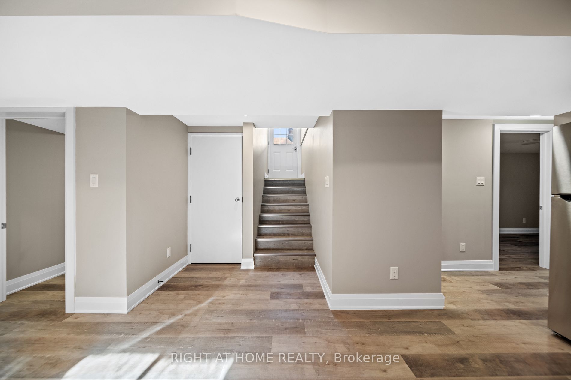 53 1/2 Colborne Street E
