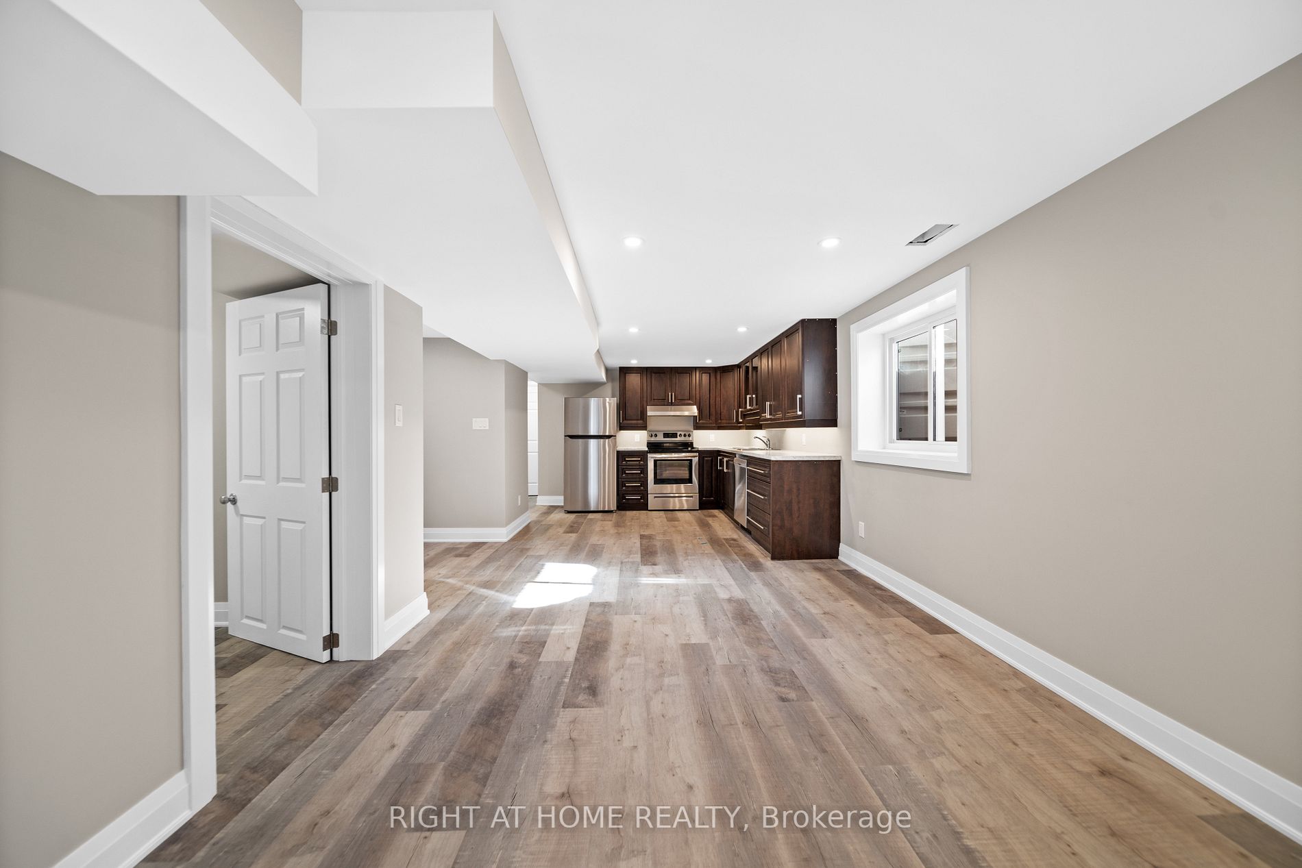 53 1/2 Colborne Street E