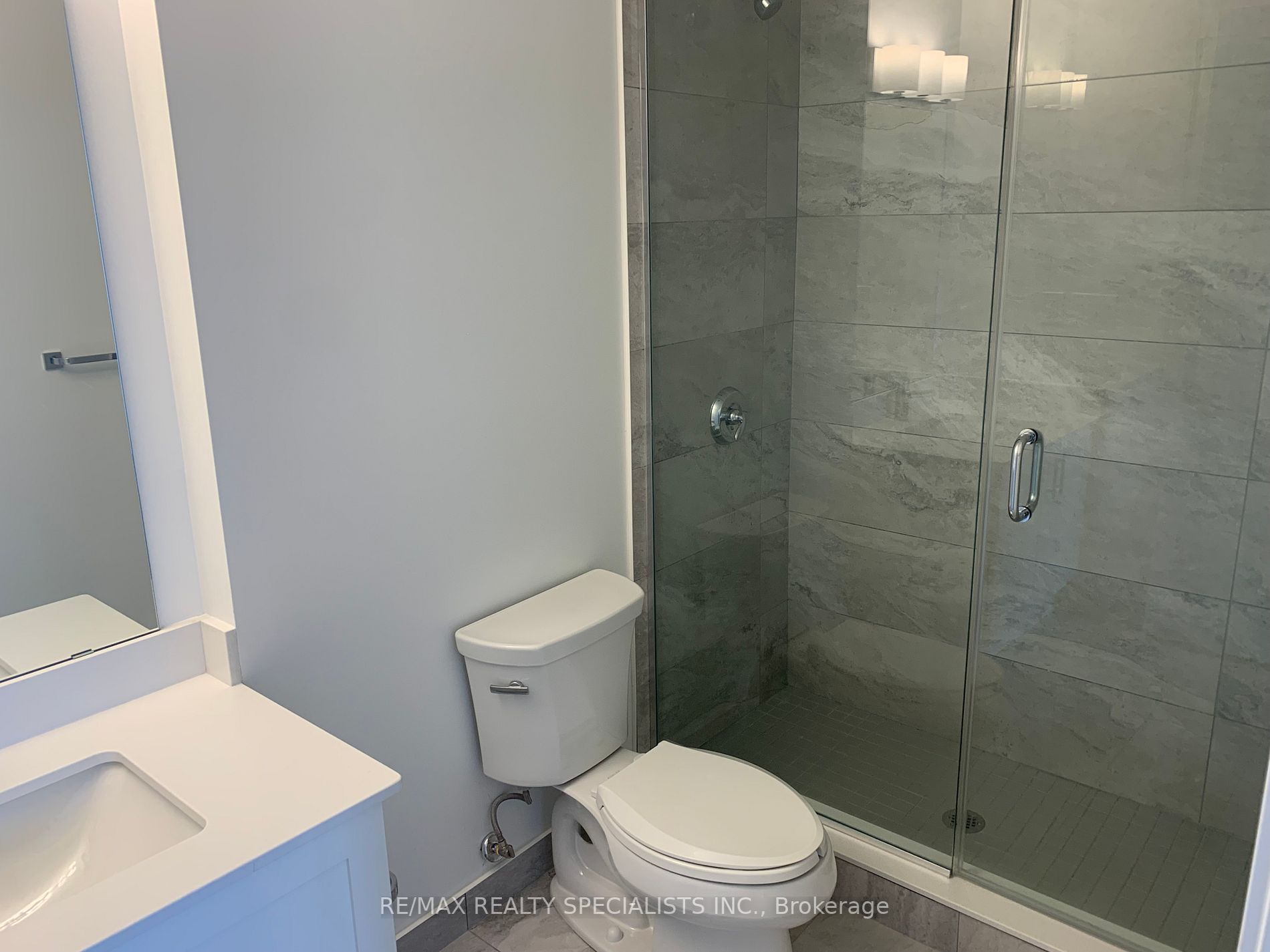 550 North Service Rd, #1407