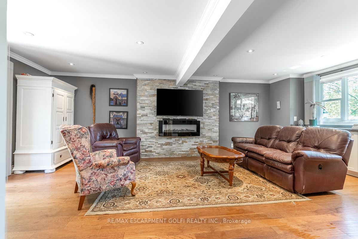 1425 Governors Rd