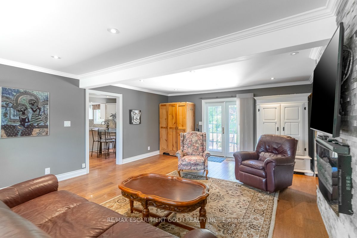 1425 Governors Rd
