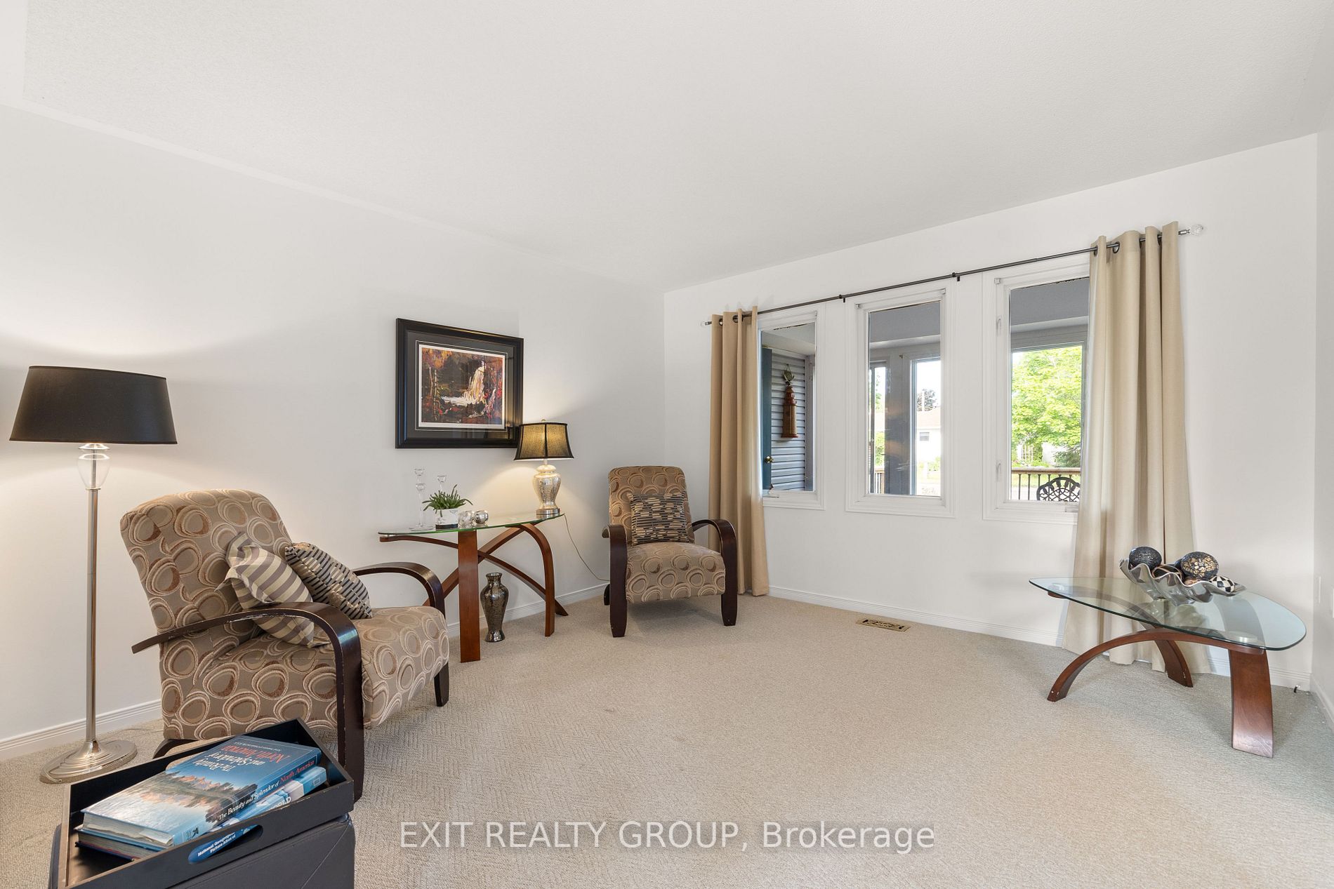 32 Heritage Dr