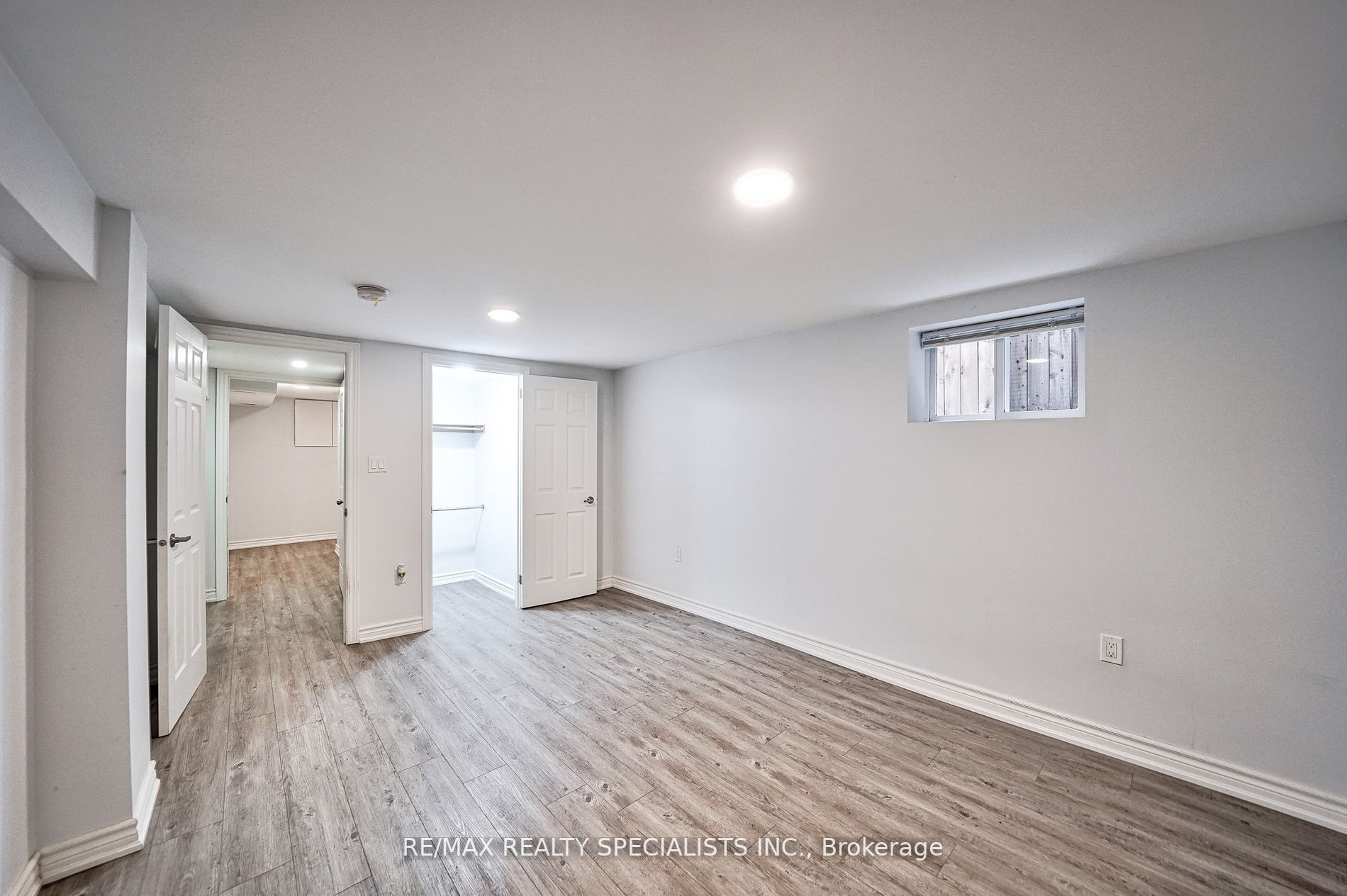 108 Victoria Ave N