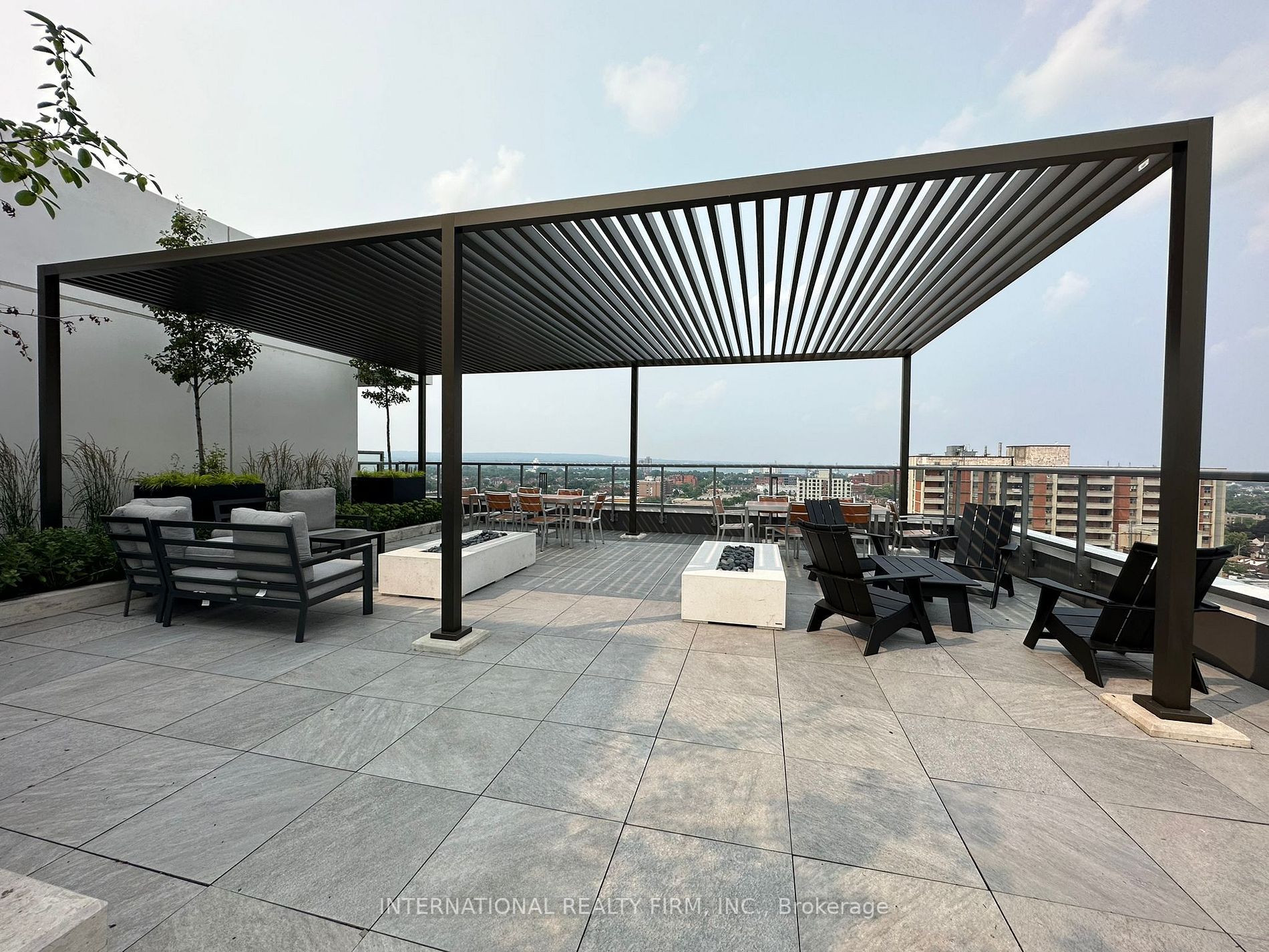 212 King William St, #717