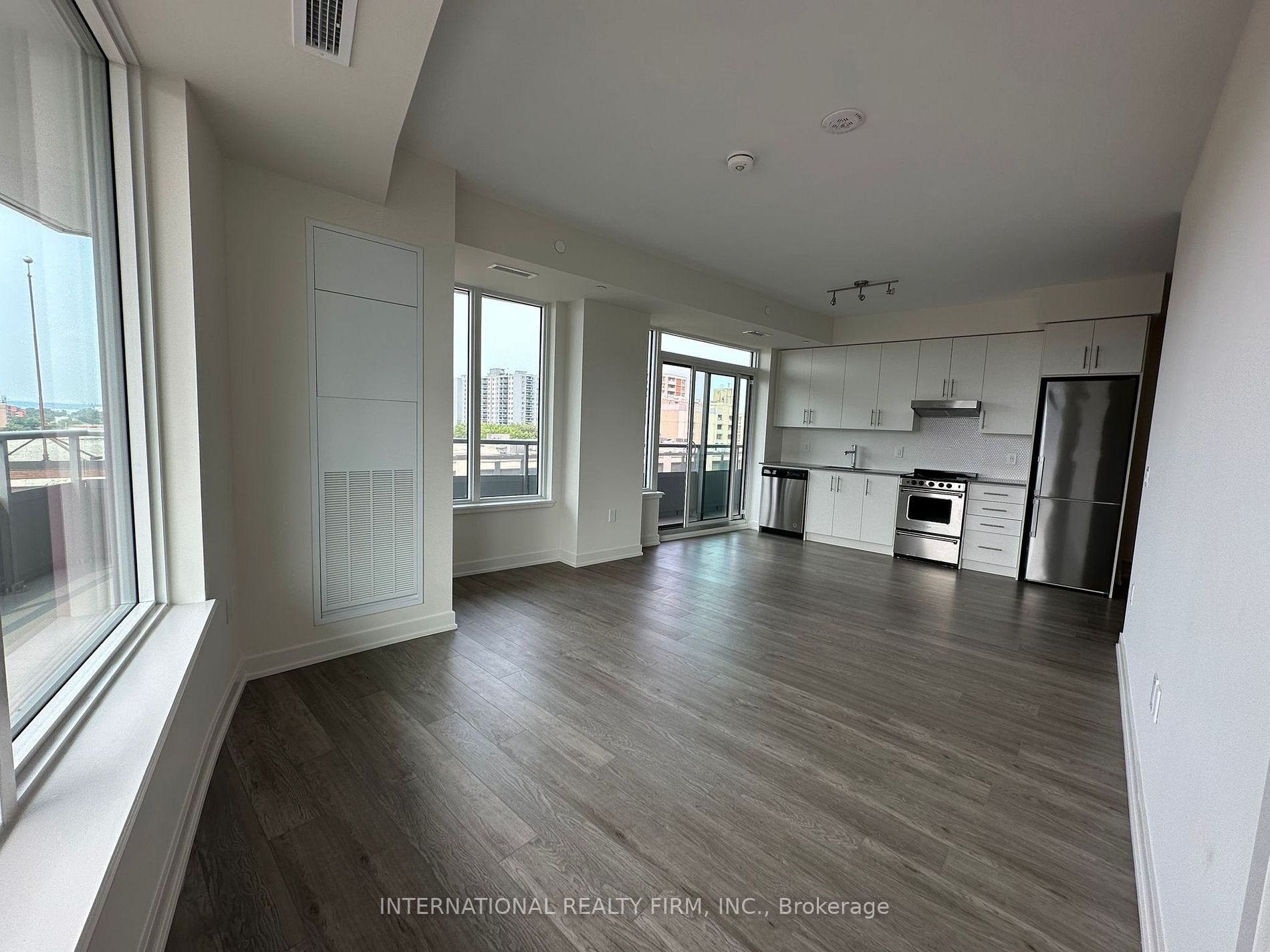 212 King William St, #717