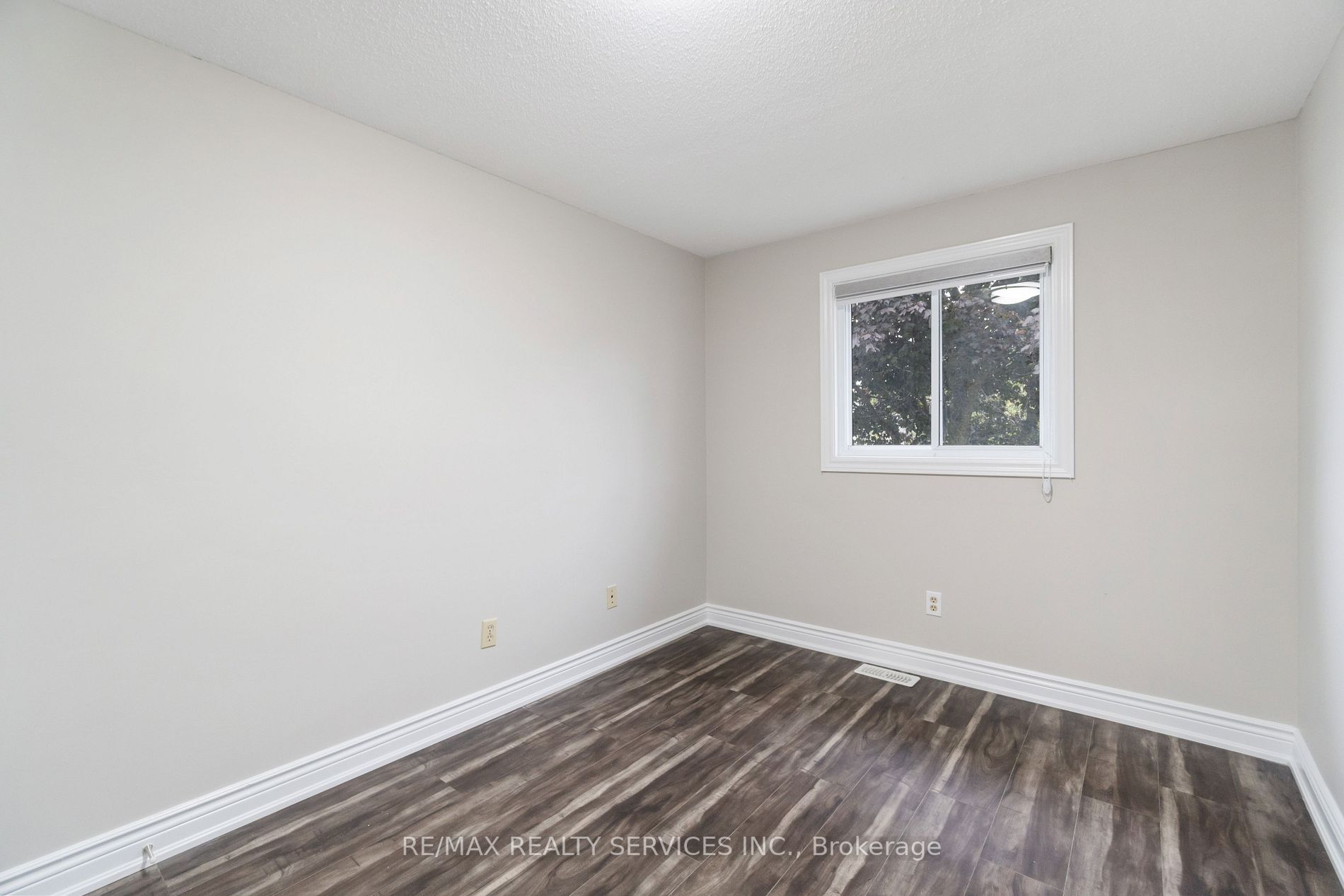 142 Cornerbrook Crescent