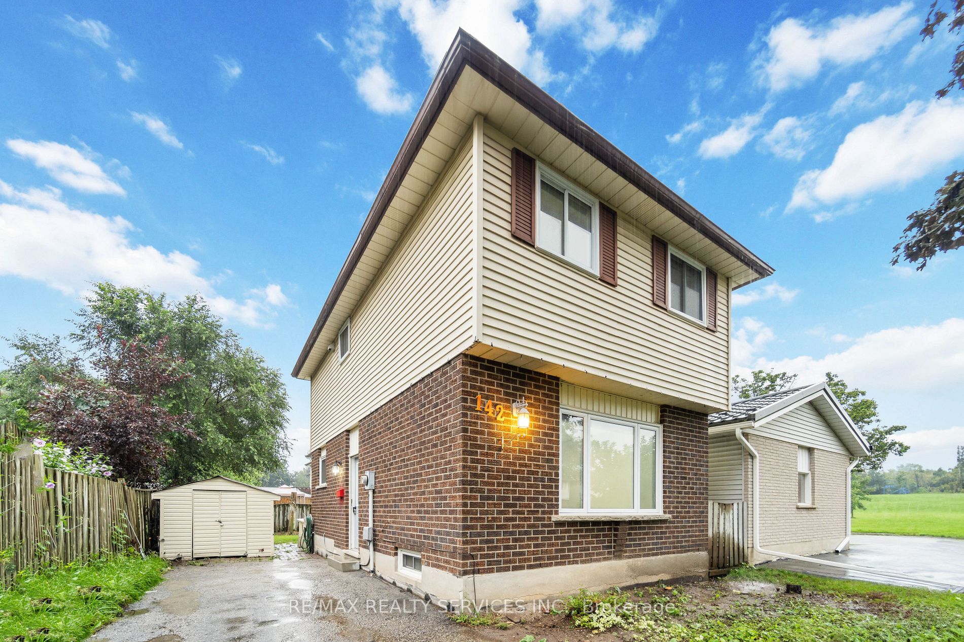 142 Cornerbrook Crescent