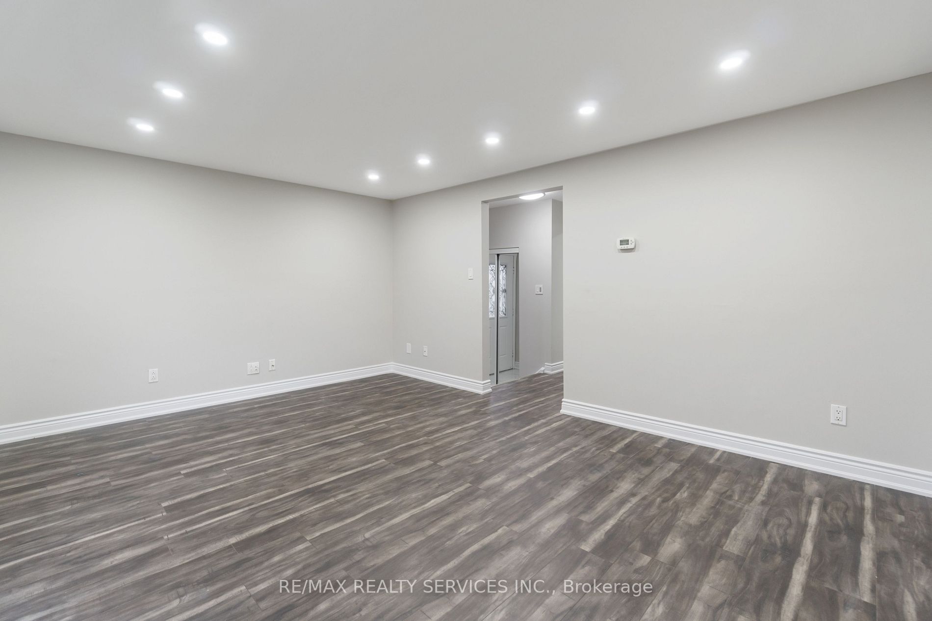 142 Cornerbrook Crescent