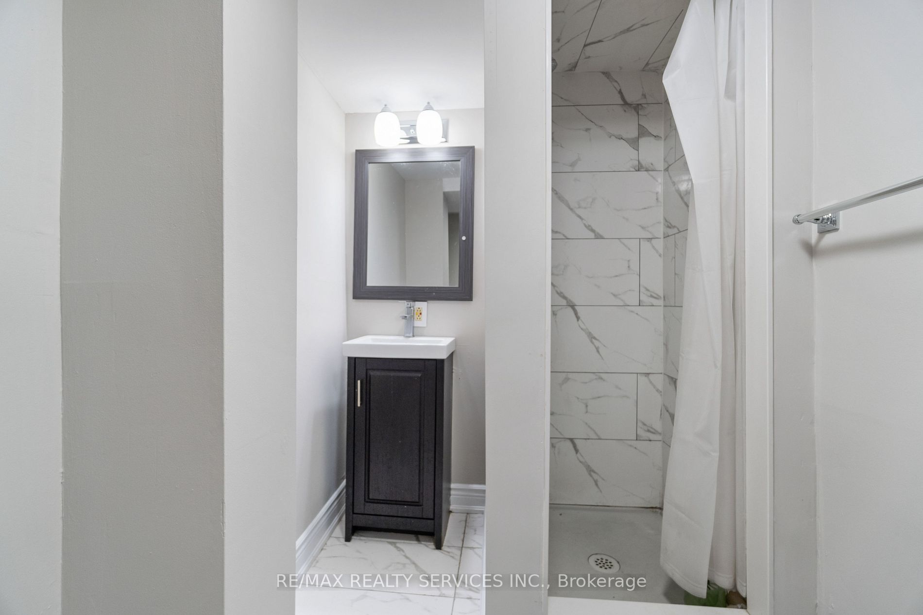 142 Cornerbrook Crescent