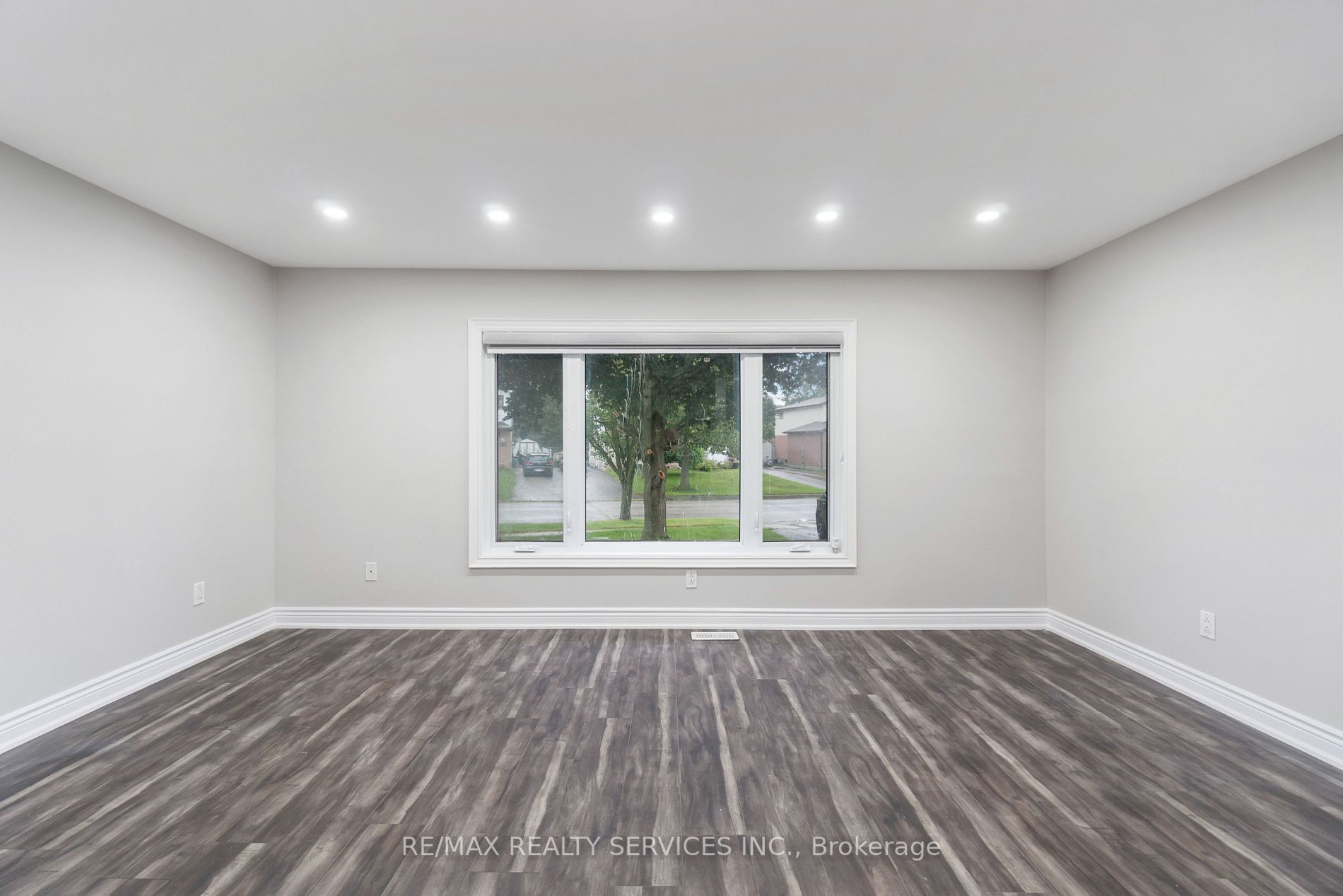 142 Cornerbrook Crescent