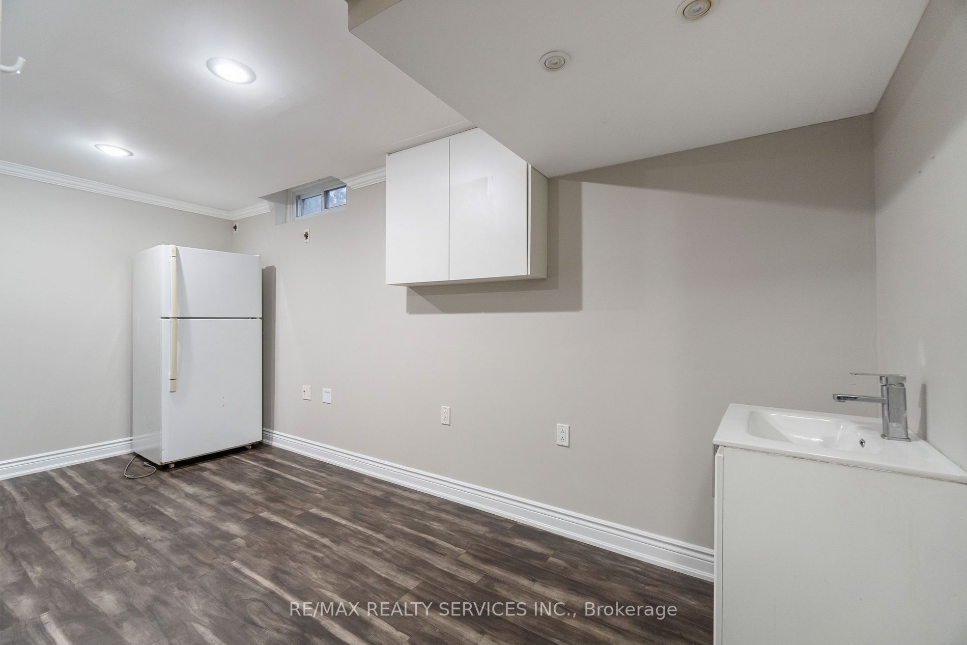 142 Cornerbrook Crescent
