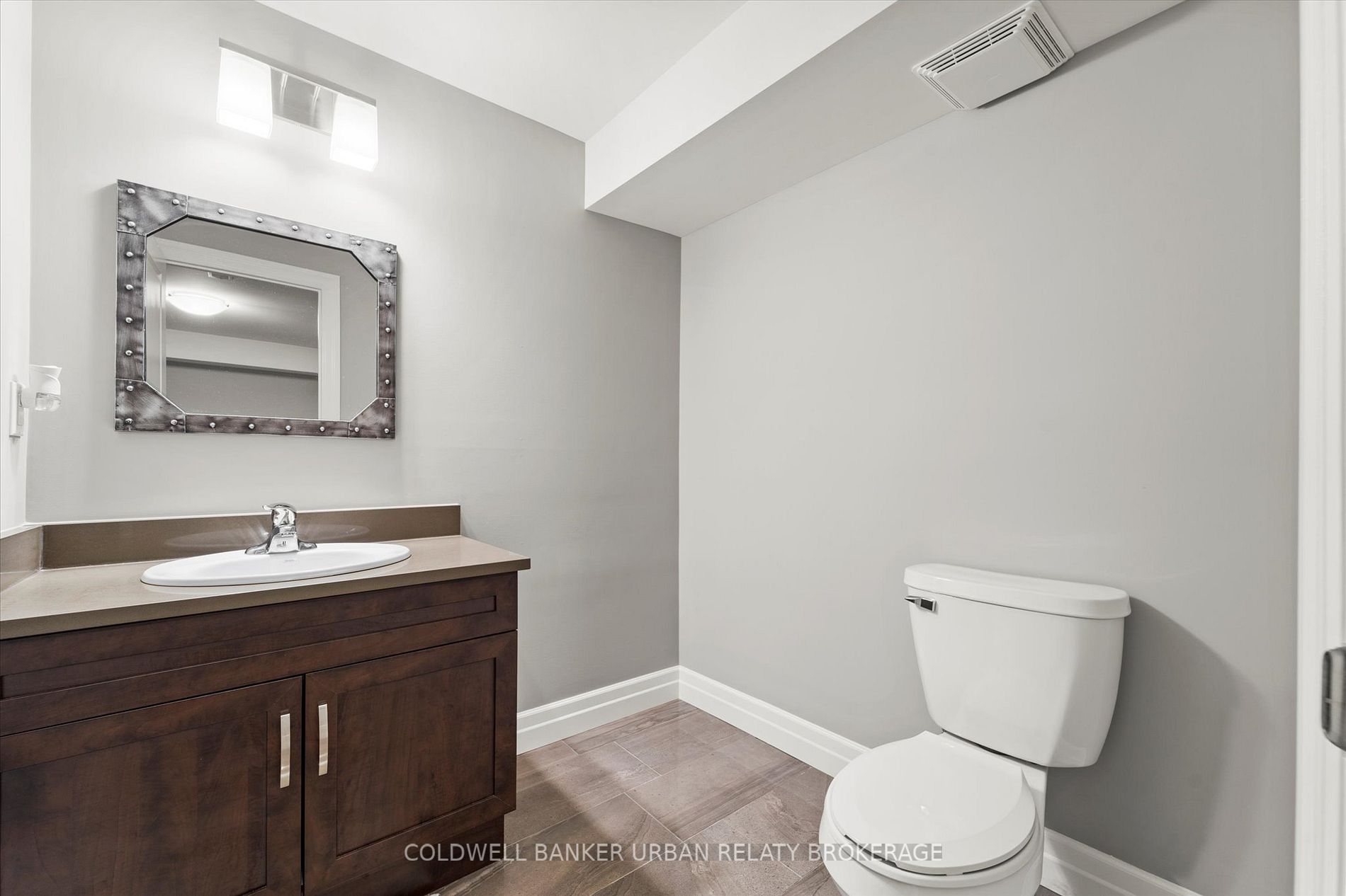 8475 Wyandotte St E, #115