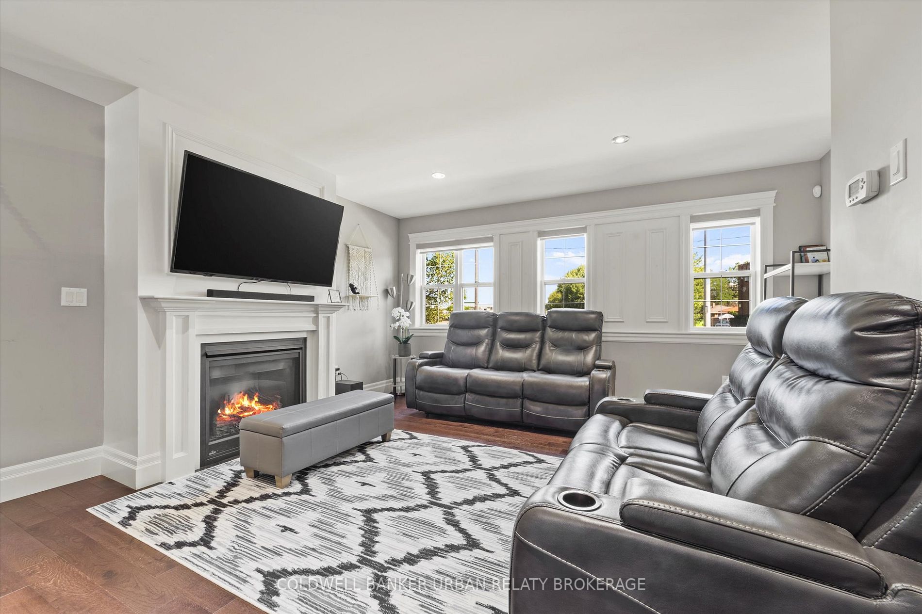 8475 Wyandotte St E, #115