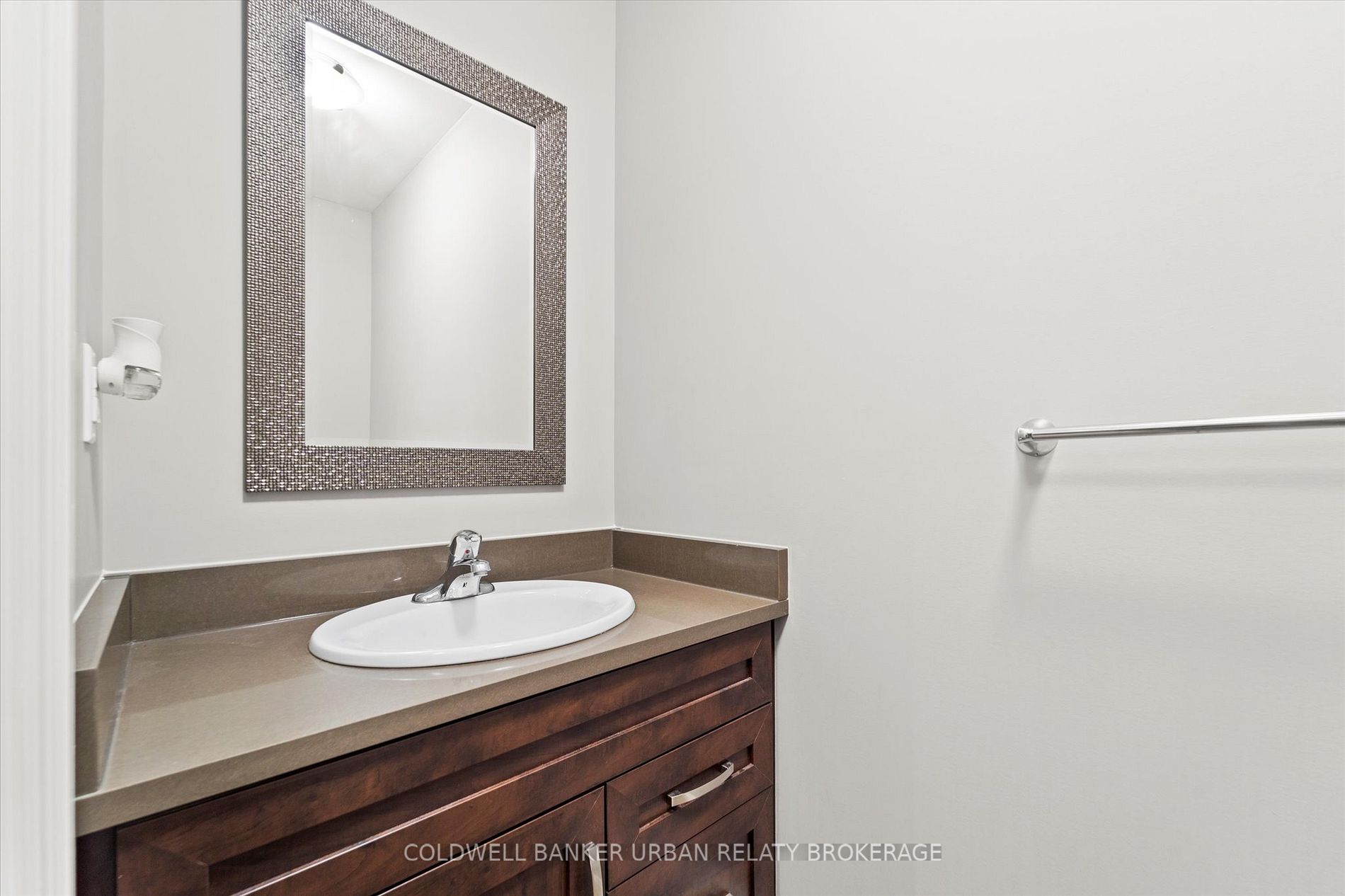 8475 Wyandotte St E, #115
