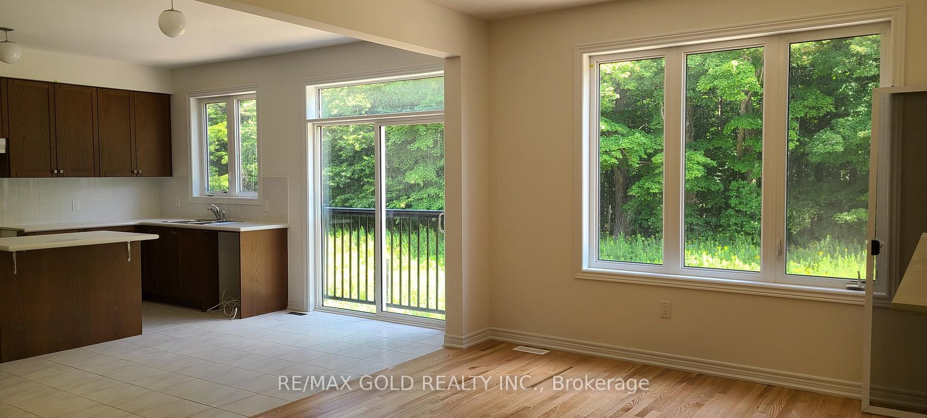 500 Black Cherry Crescent, #Upper