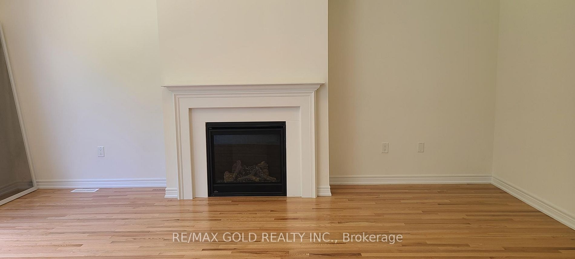 500 Black Cherry Crescent, #Upper