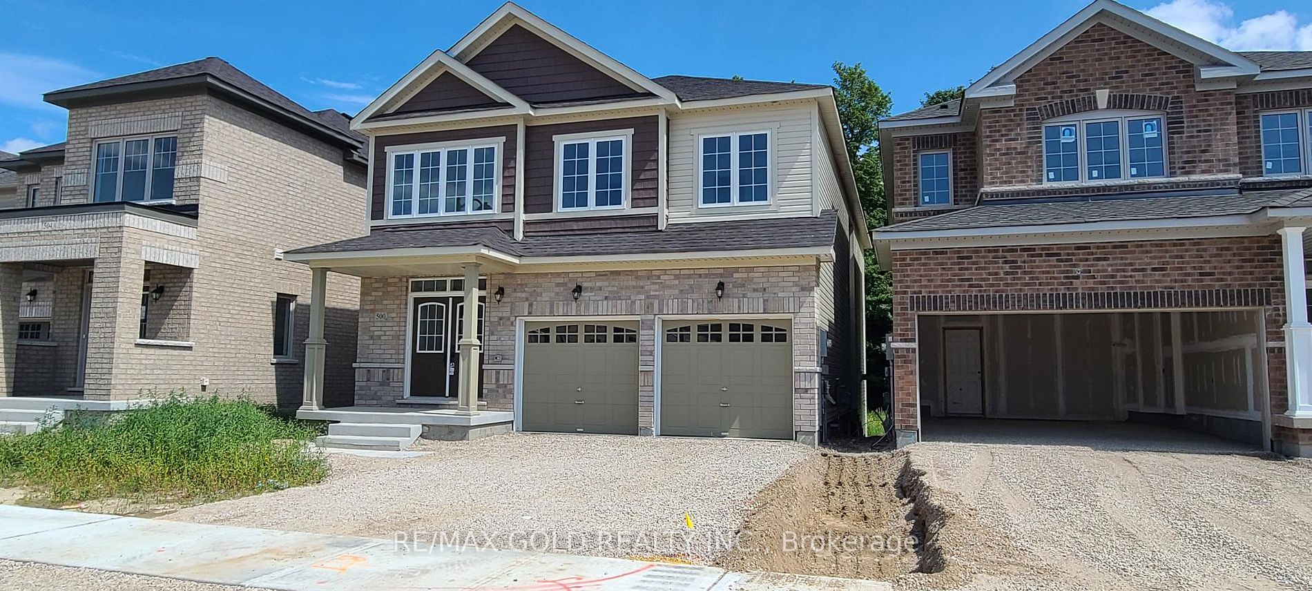 500 Black Cherry Crescent, #Upper