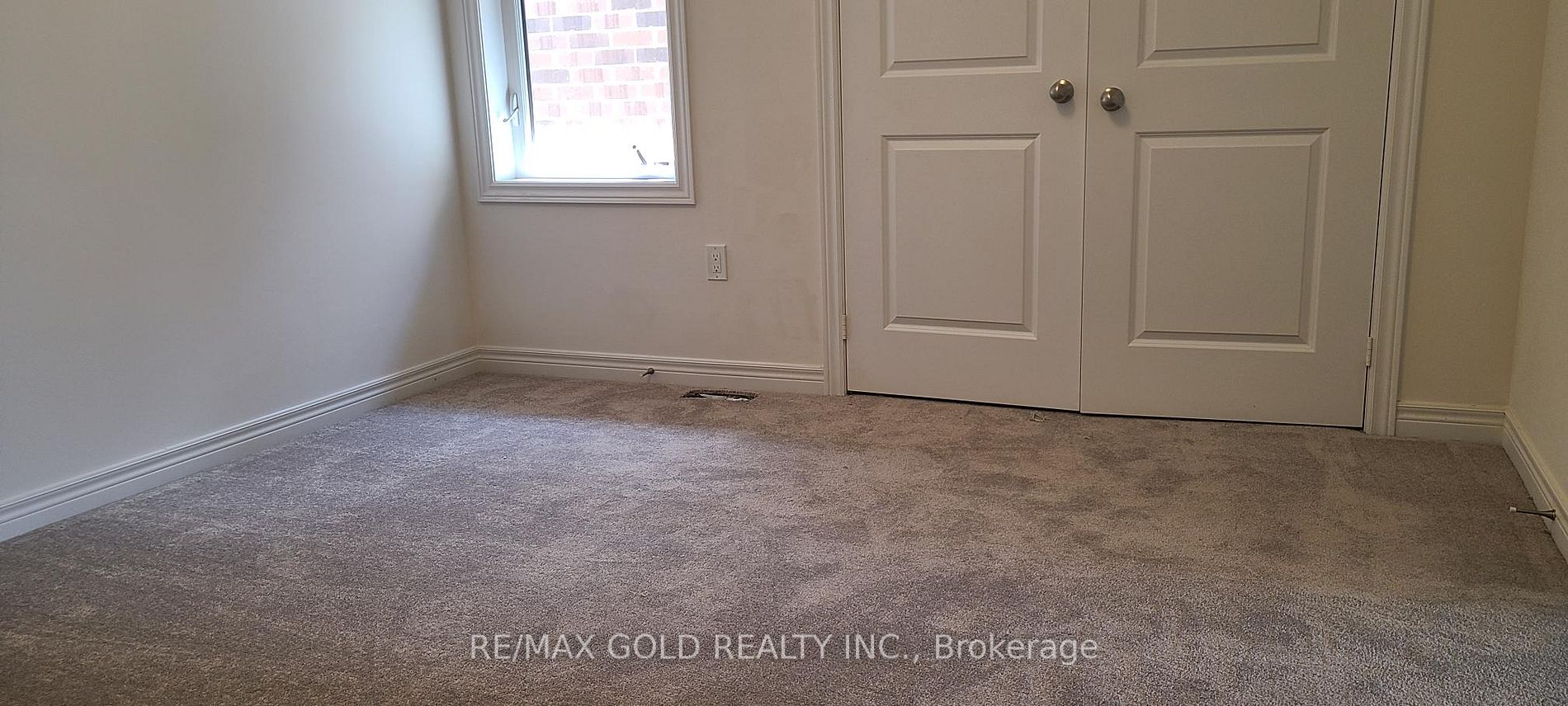 500 Black Cherry Crescent, #Upper