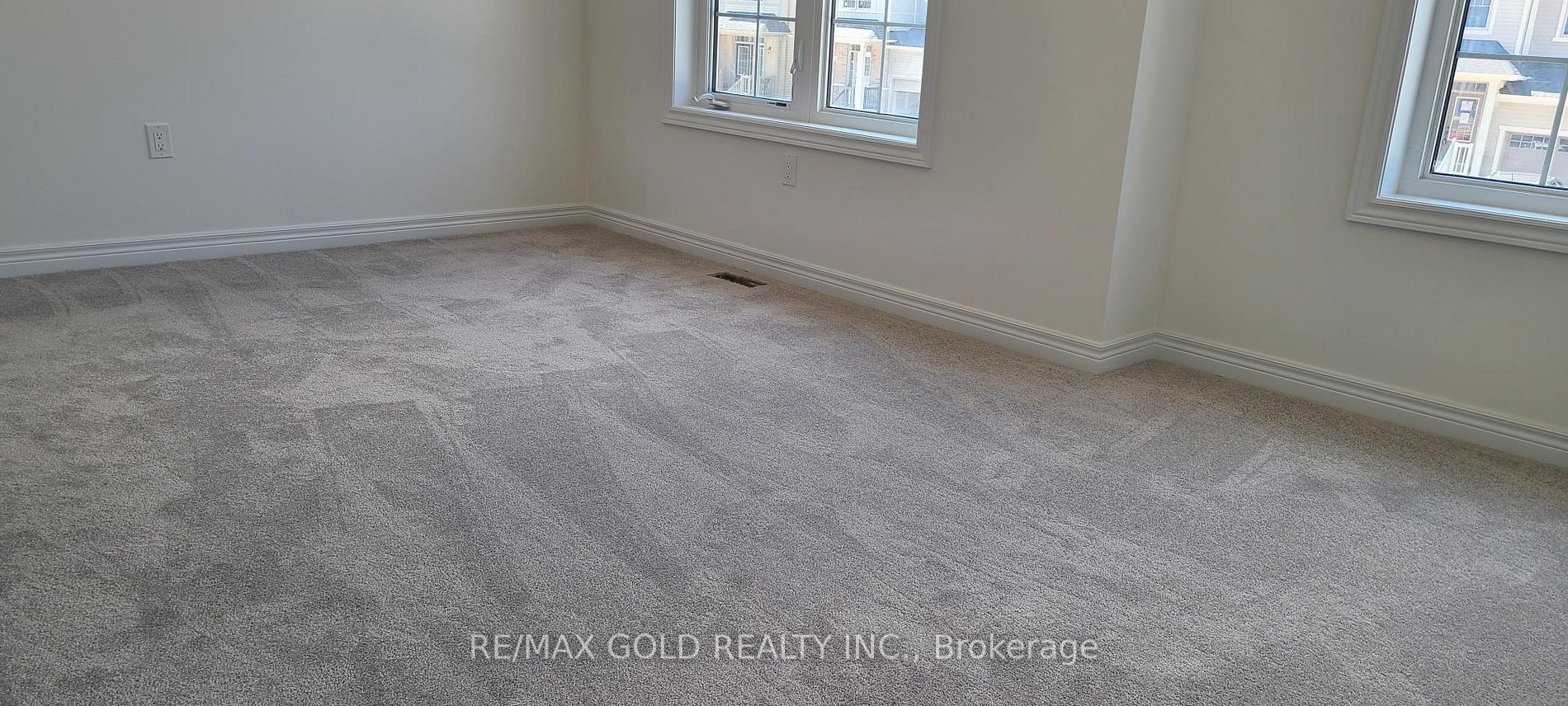 500 Black Cherry Crescent, #Upper