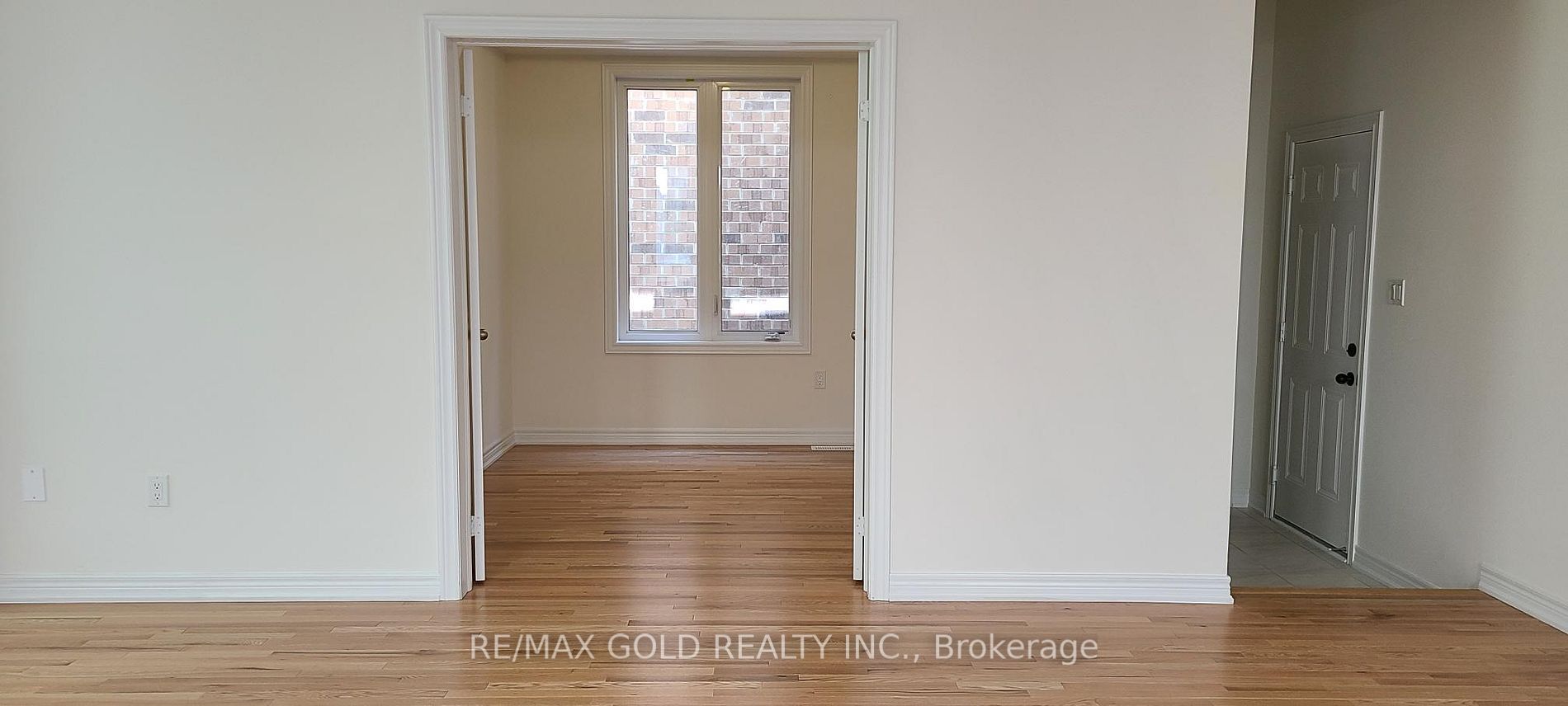500 Black Cherry Crescent, #Upper