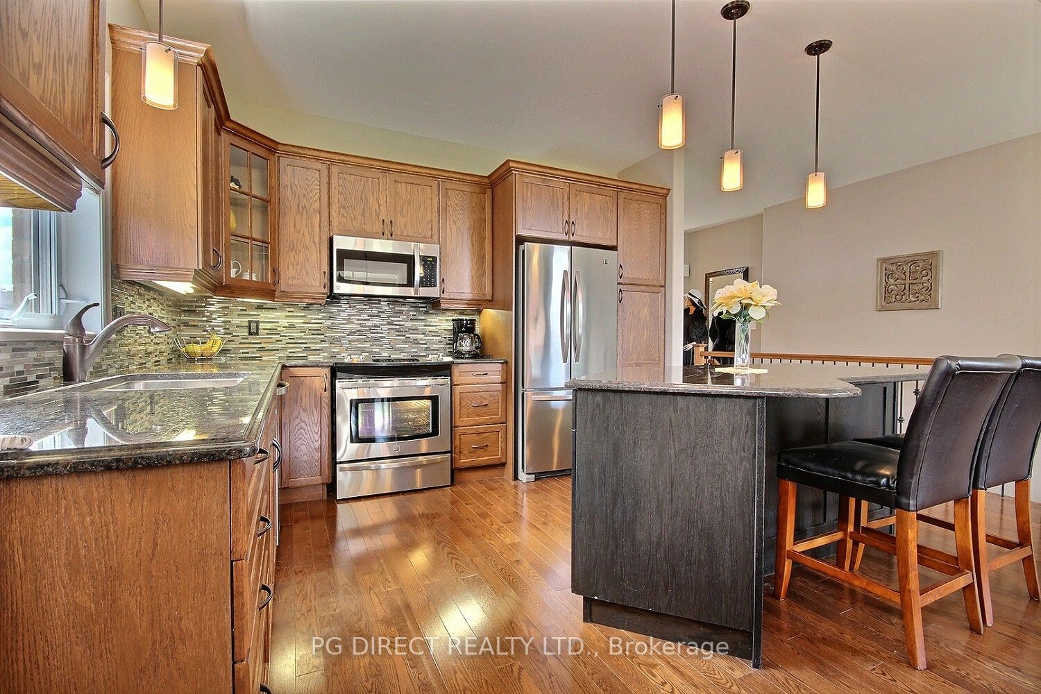 7 Thompson Cres