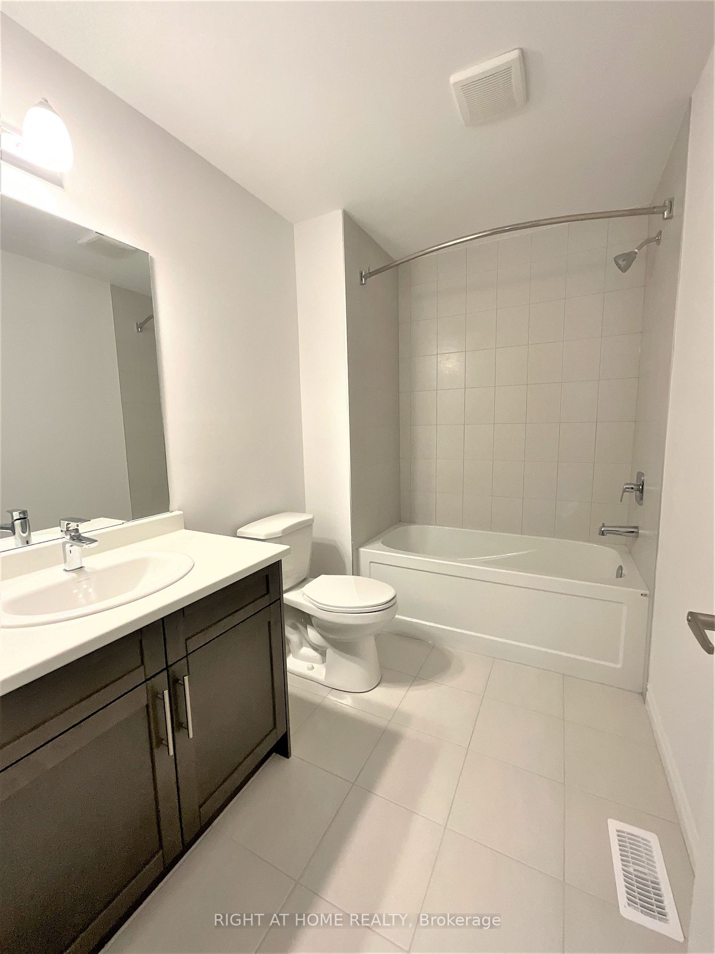 61 Soho St, #142