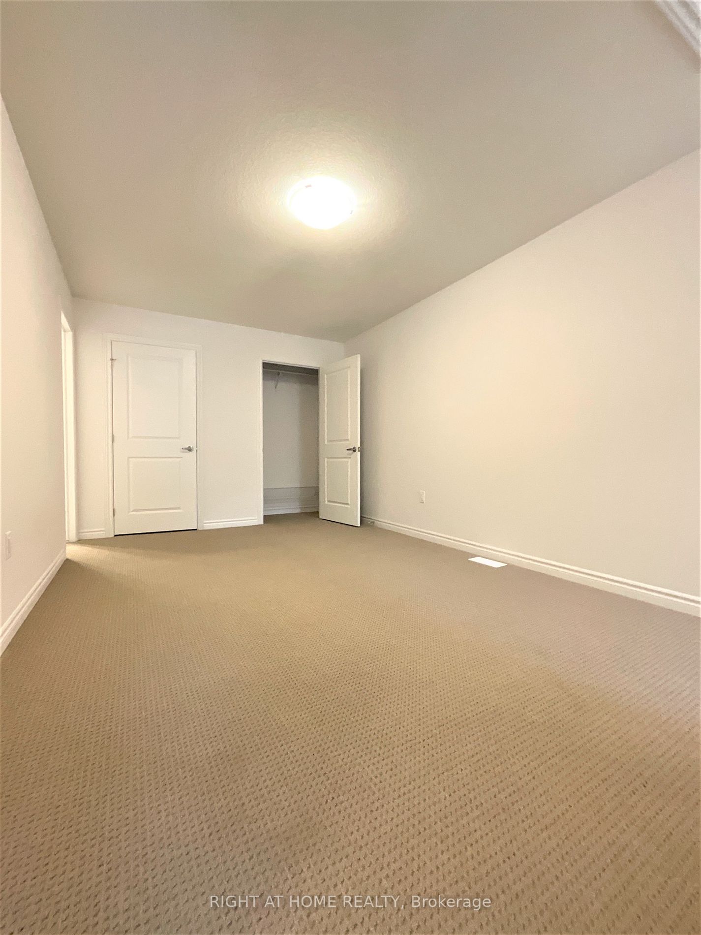 61 Soho St, #142